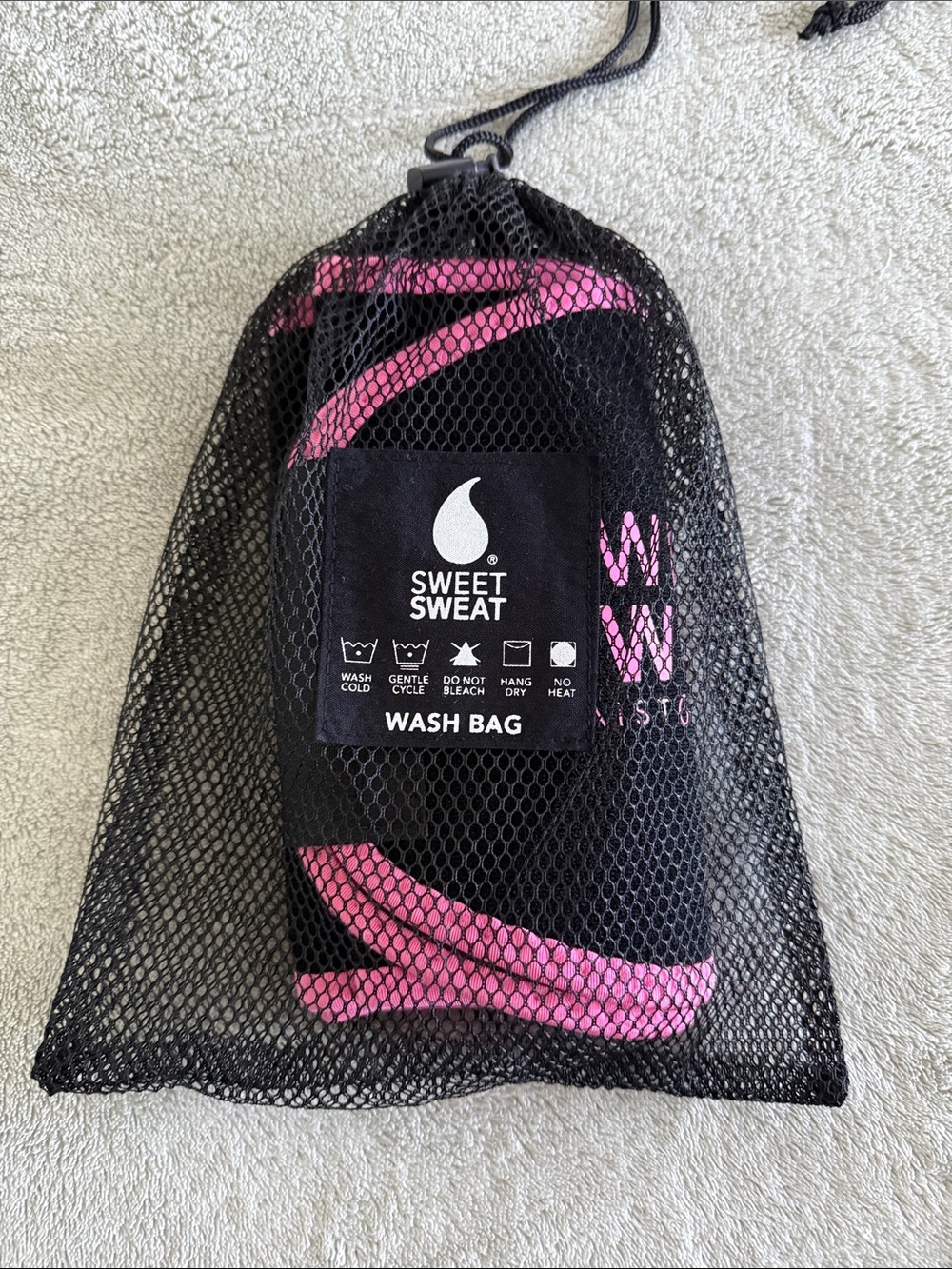 Sweet Sweat Pink & Black Waist Trimmer. Wash Bag included. Size small